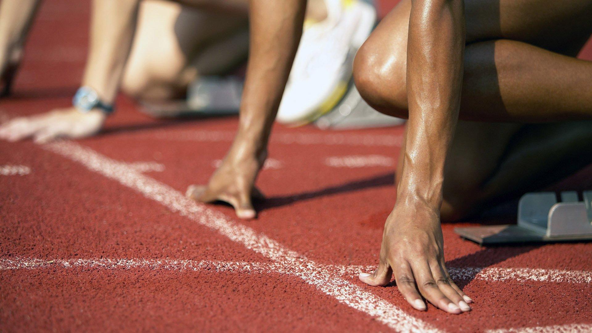 法尔克独家，萨内愿降薪续约两年，拜仁高层设表现考核条款