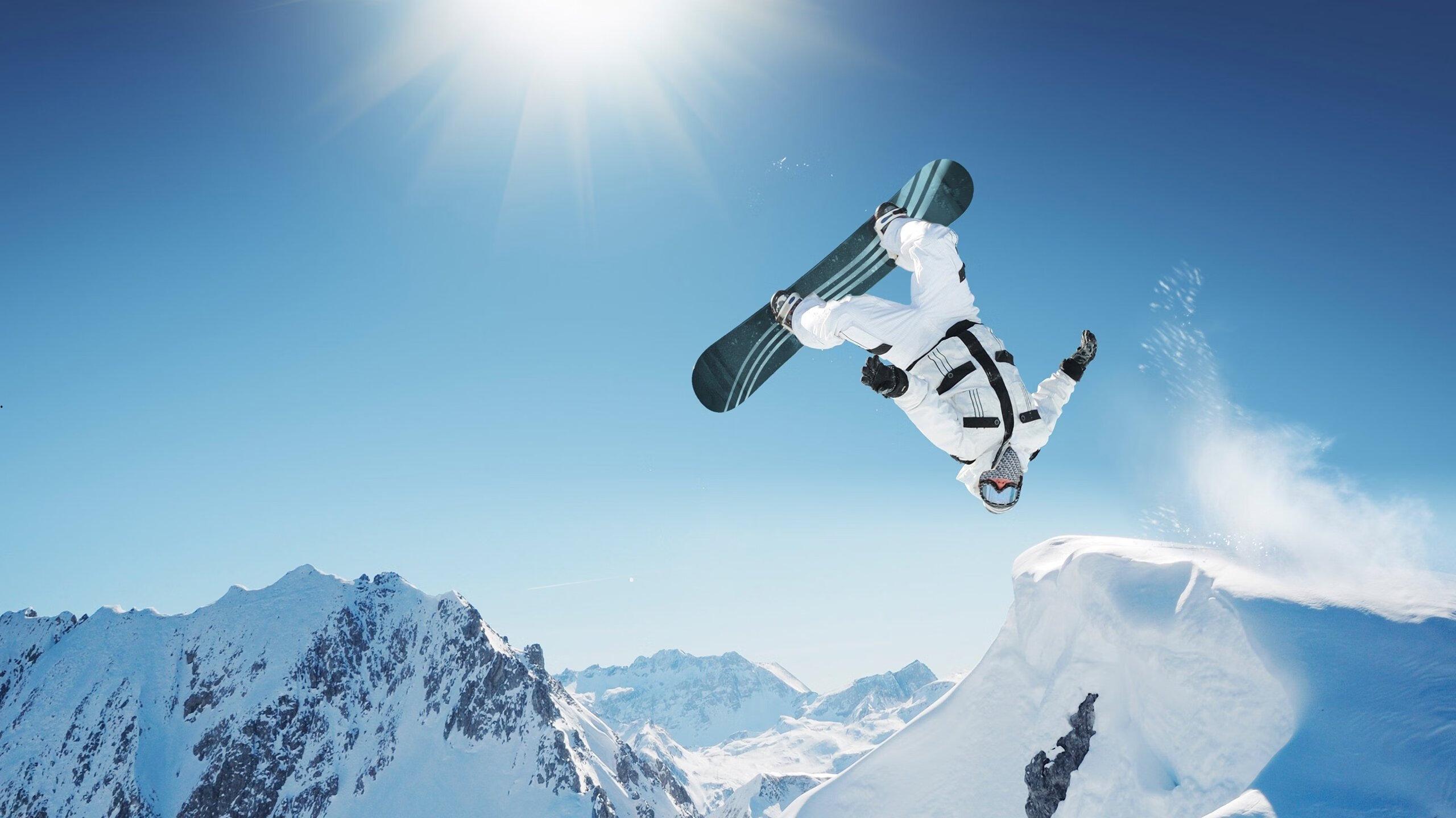 站在门线前，那个男人总是英姿焕发，传奇门将如何定义现代足球的守护艺术